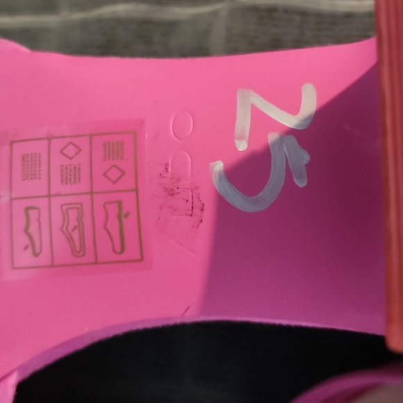 ALDO Barbie Pink shoes Size 7.5 - Picture 7 of 12